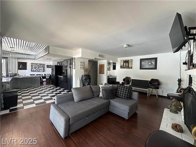 Cherokee Avenue - 5929 W #1 - Photo 7 of 30