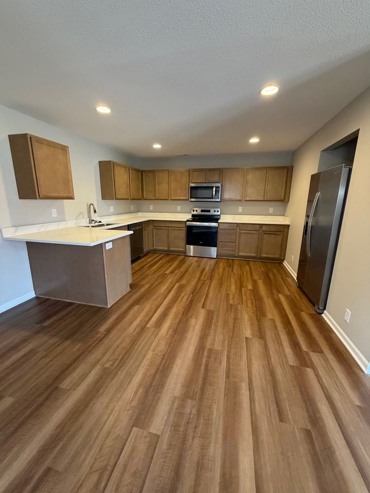 1506 Coventry Dr #A - Photo 3 of 12