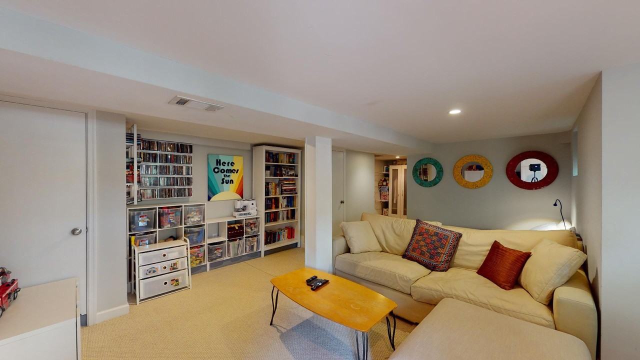 1700 D St Se #1 - Photo 7 of 48