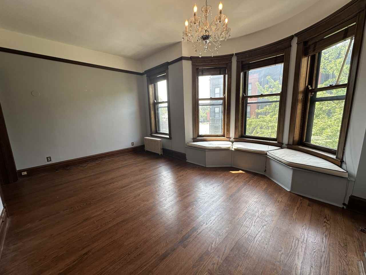 2351 N Cleveland Ave #3 - Photo 3 of 9