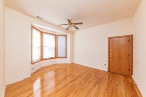 featured image of 2043 N Sheffield Ave #2R