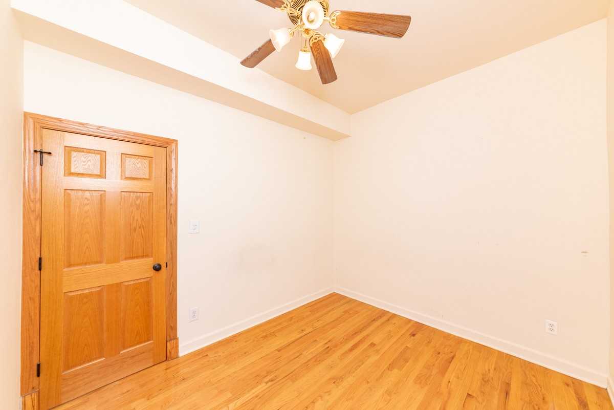 2043 N Sheffield Ave #2R - Photo 5 of 12