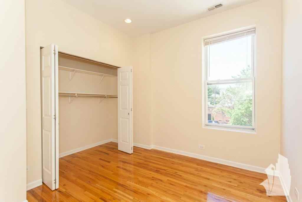 2450 N Southport Ave #104 - Photo 6 of 9