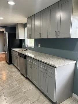 2207 N Hastings St #1 - Photo 4 of 10