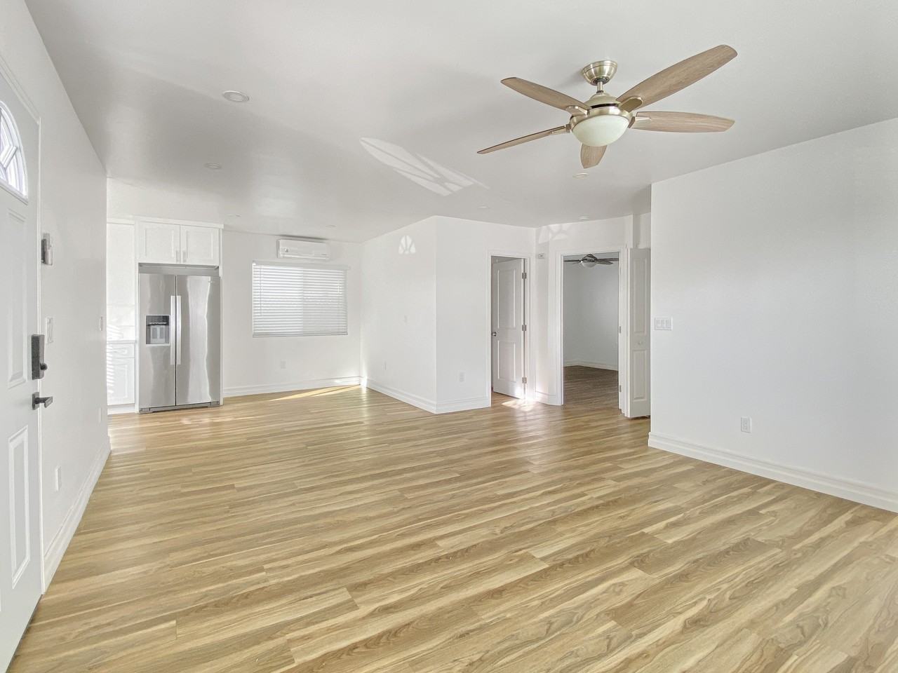 3013 Vancouver Avenue - Photo 4 of 11