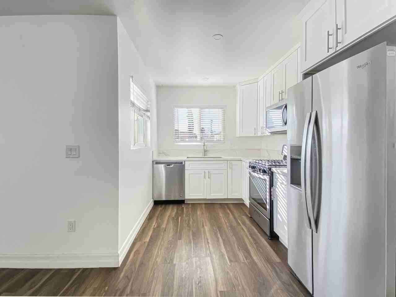 3013 Vancouver Avenue - Photo 5 of 11