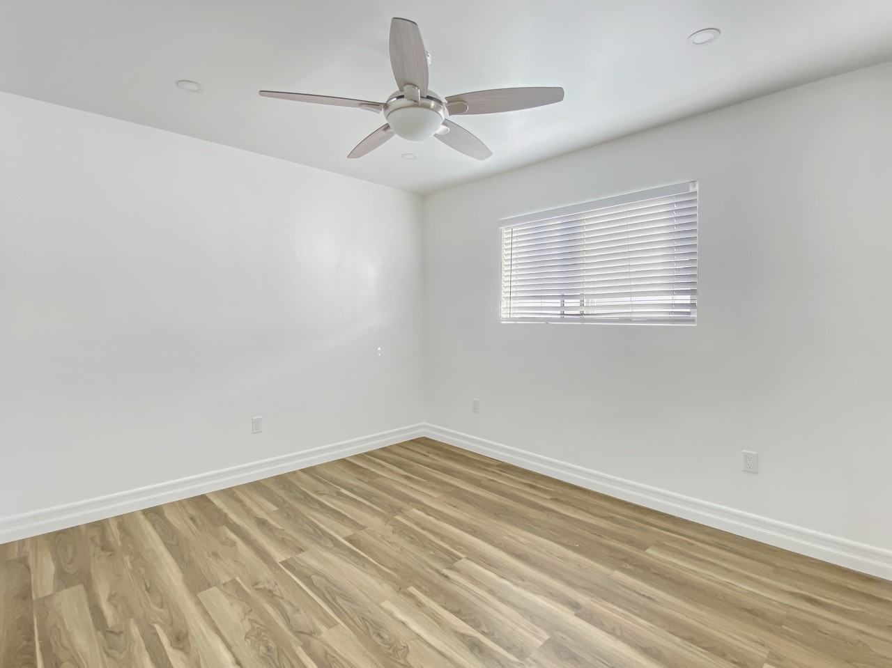 3013 Vancouver Avenue - Photo 7 of 11