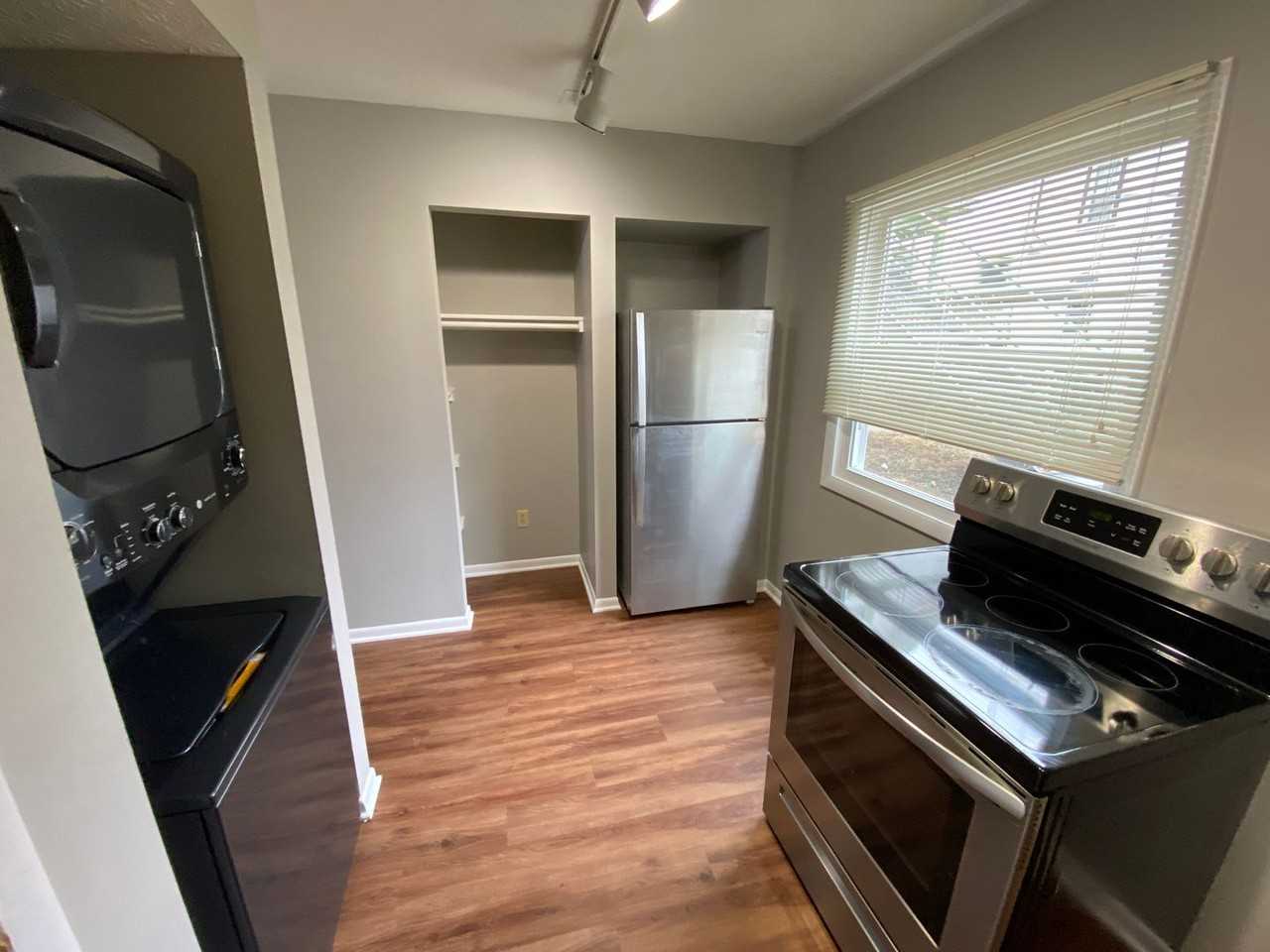 Wyandotte Ave 379 MLR - Photo 5 of 17