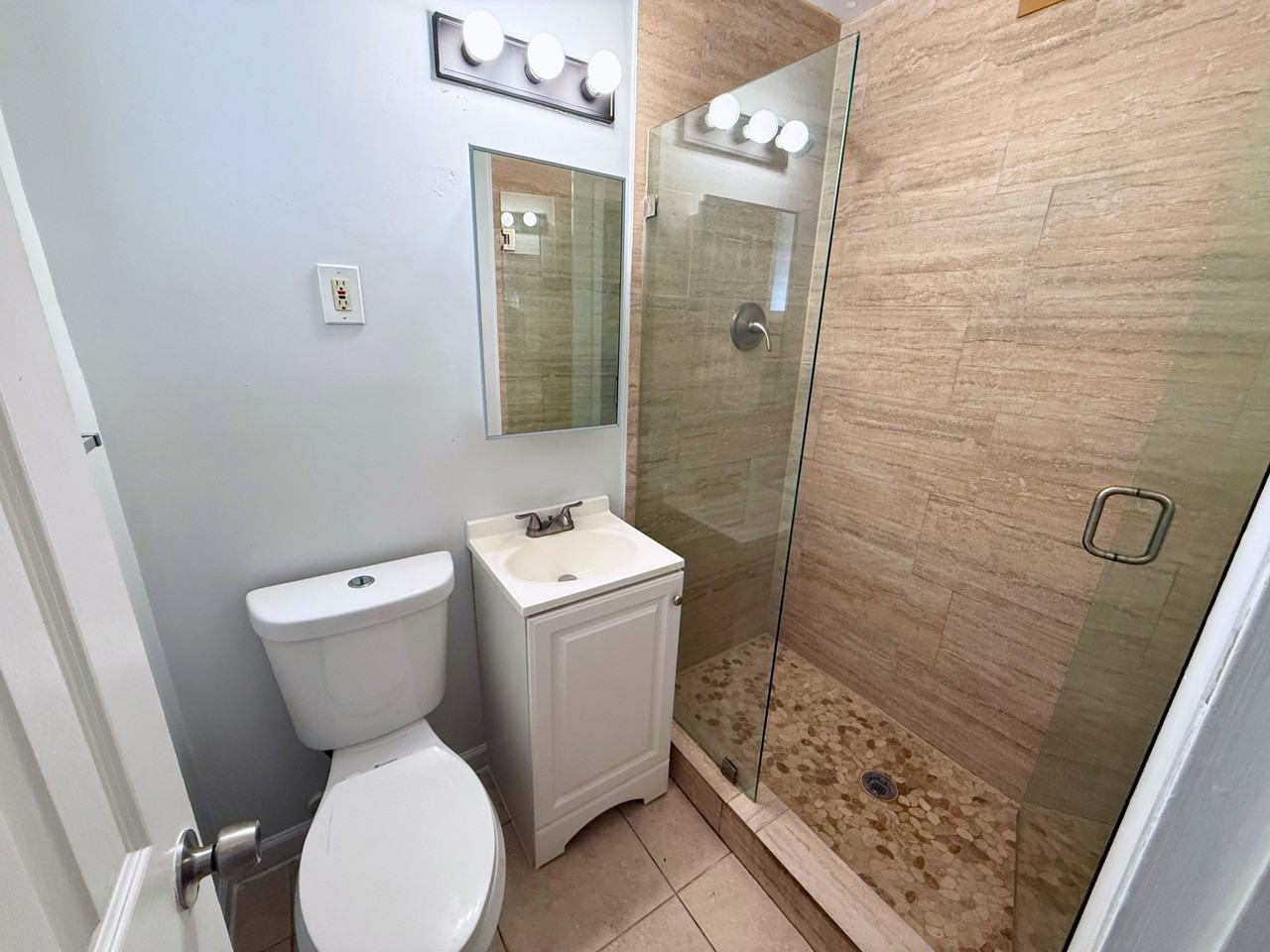 824 Northeast 17th Terrace - Photo 7 of 14