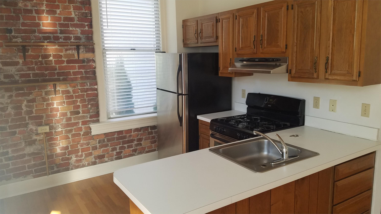 Warren Crescent 424 - Photo 4 of 10