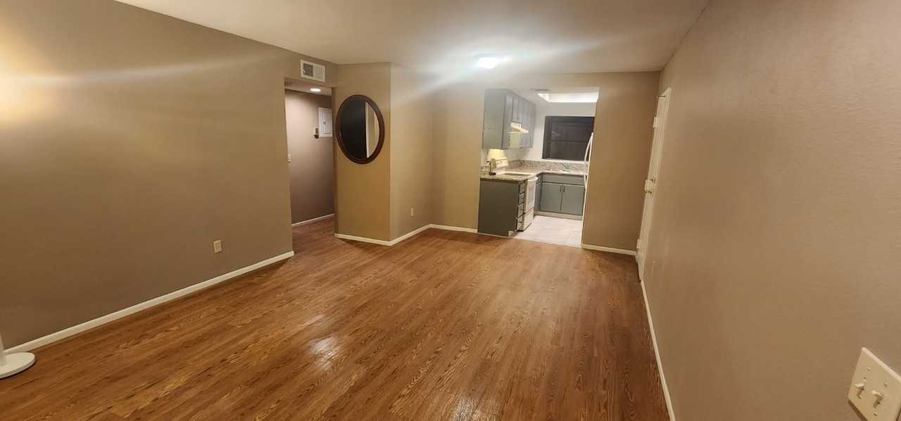 4320 50th Street #4 - Photo 3 of 21