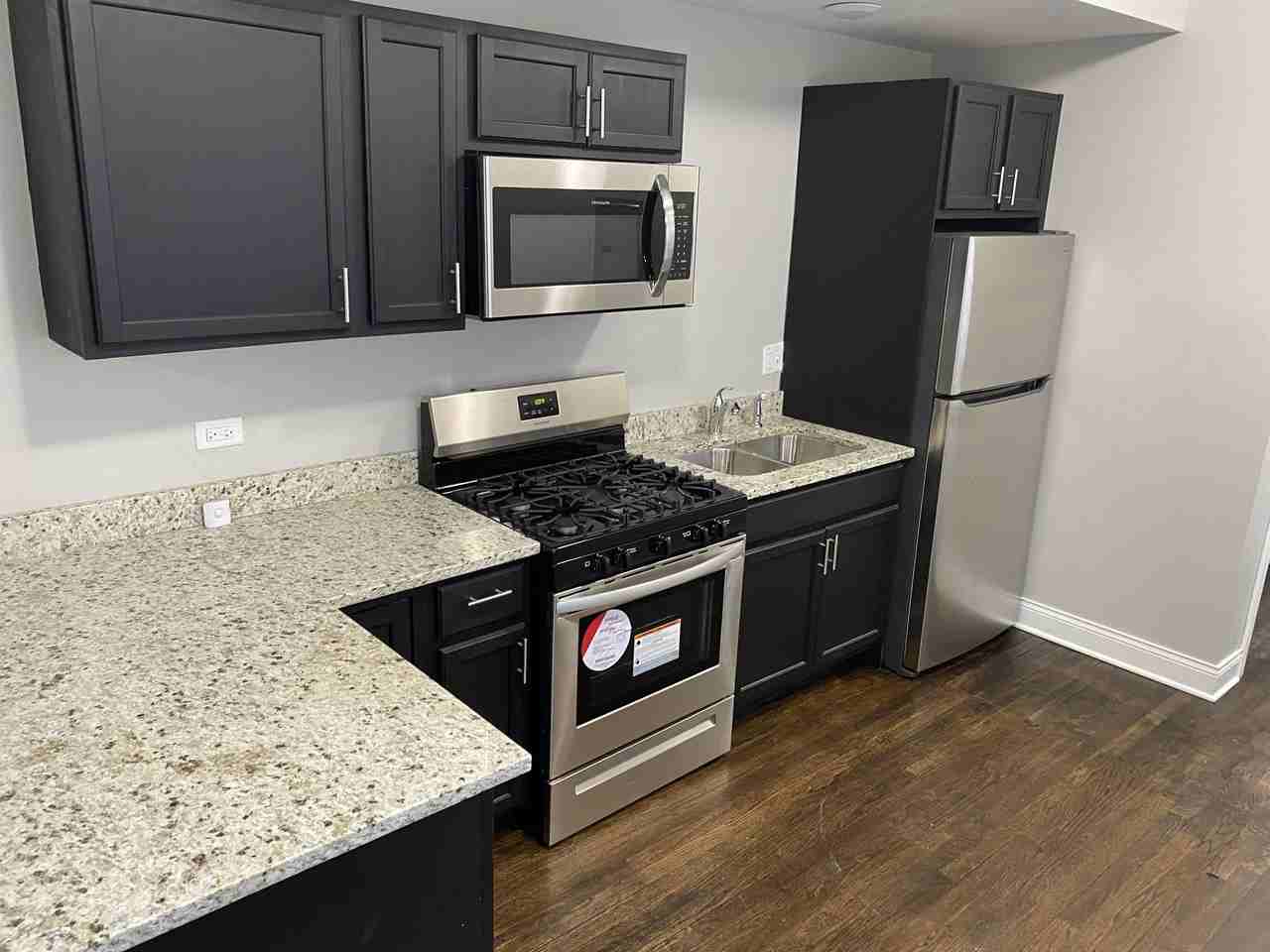 Essex 78 - Photo 2 of 11