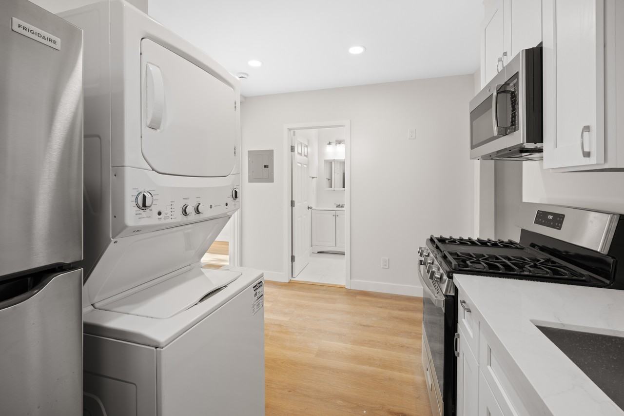 5282 Manhasset Drive - Photo 4 of 15