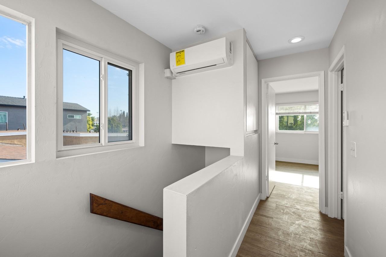 5282 Manhasset Drive - Photo 5 of 15