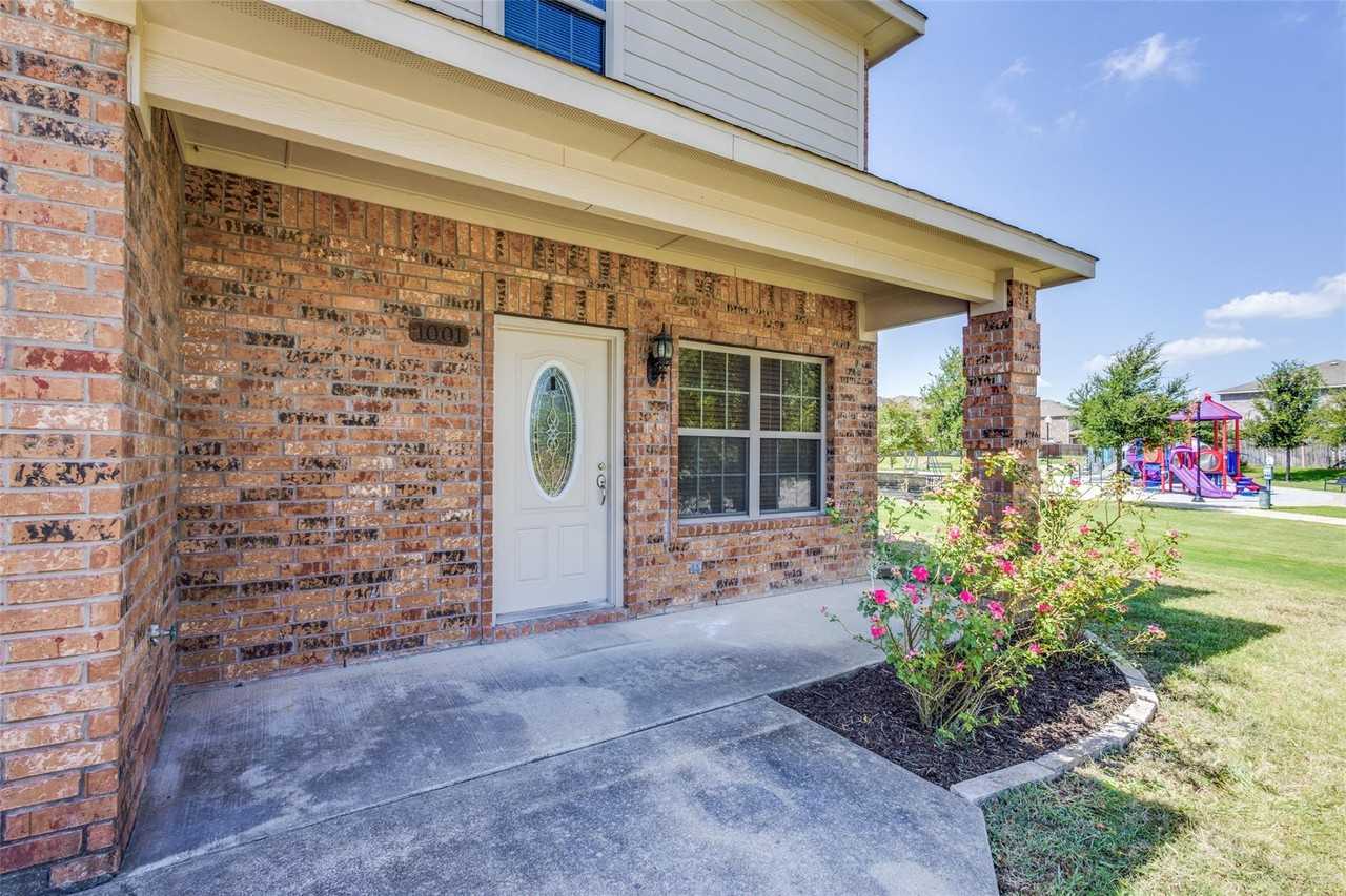 1001 E College St #1 - Photo 2 of 11