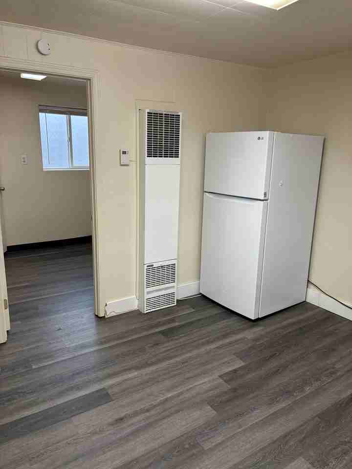 2001 West Broadway Street - Photo 2 of 6