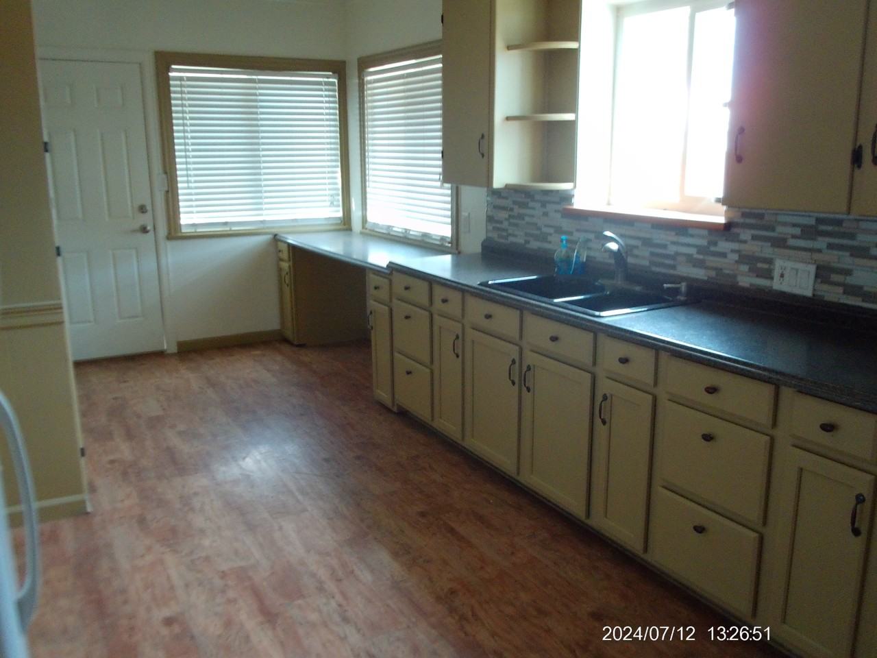 916 12th St #1 - Photo 7 of 12