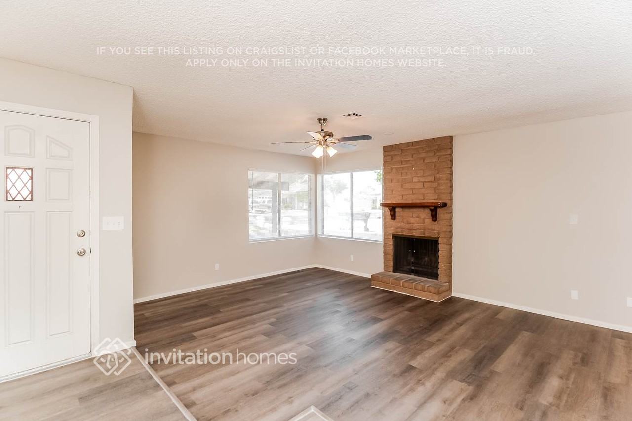 1721 E 8th St - Photo 3 of 16