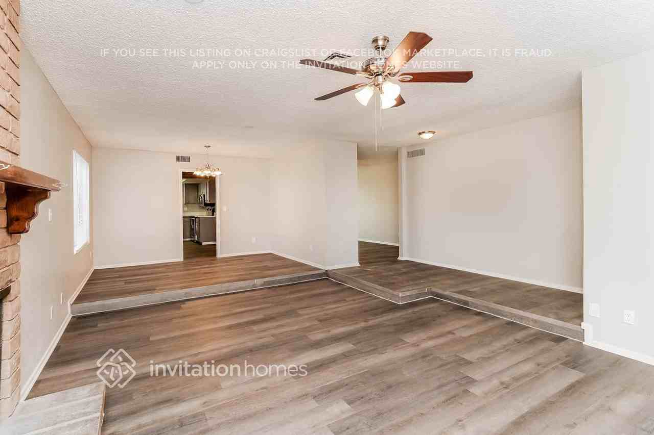 1721 E 8th St - Photo 5 of 16