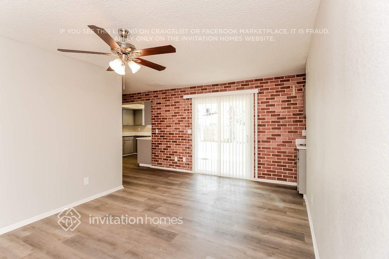 1721 E 8th St - Photo 6 of 18