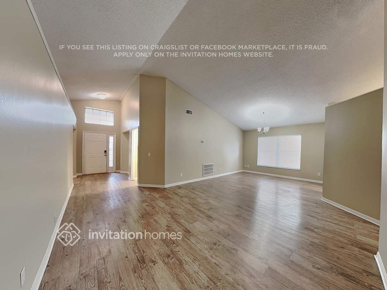 13768 Meadowpark Ave - Photo 3 of 18