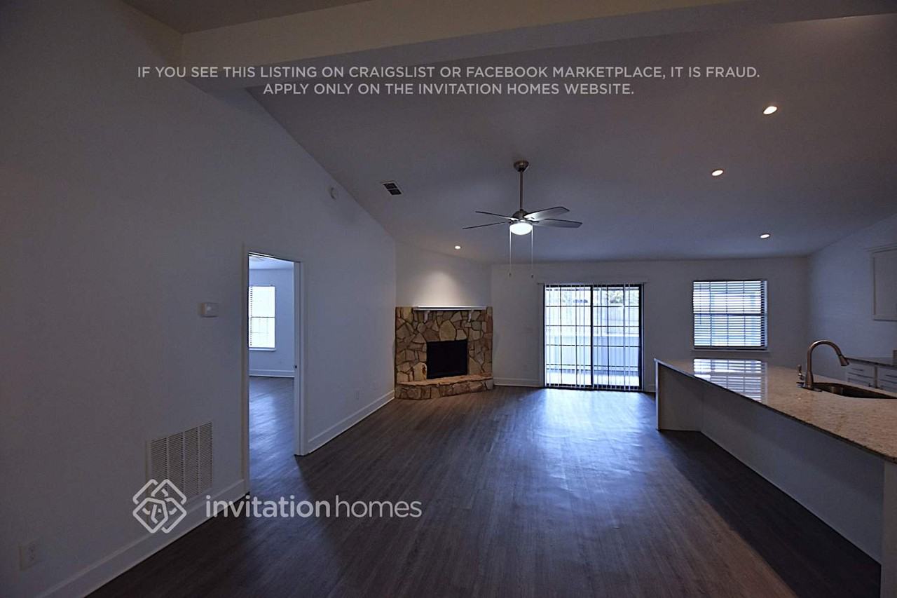 12454 Rochford Ln - Photo 2 of 22