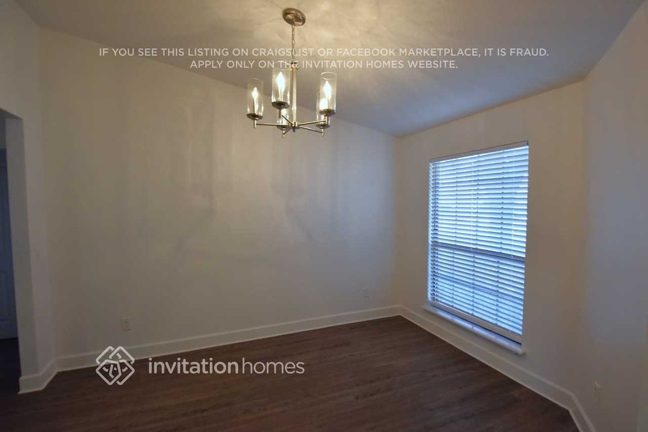 12454 Rochford Ln - Photo 6 of 22