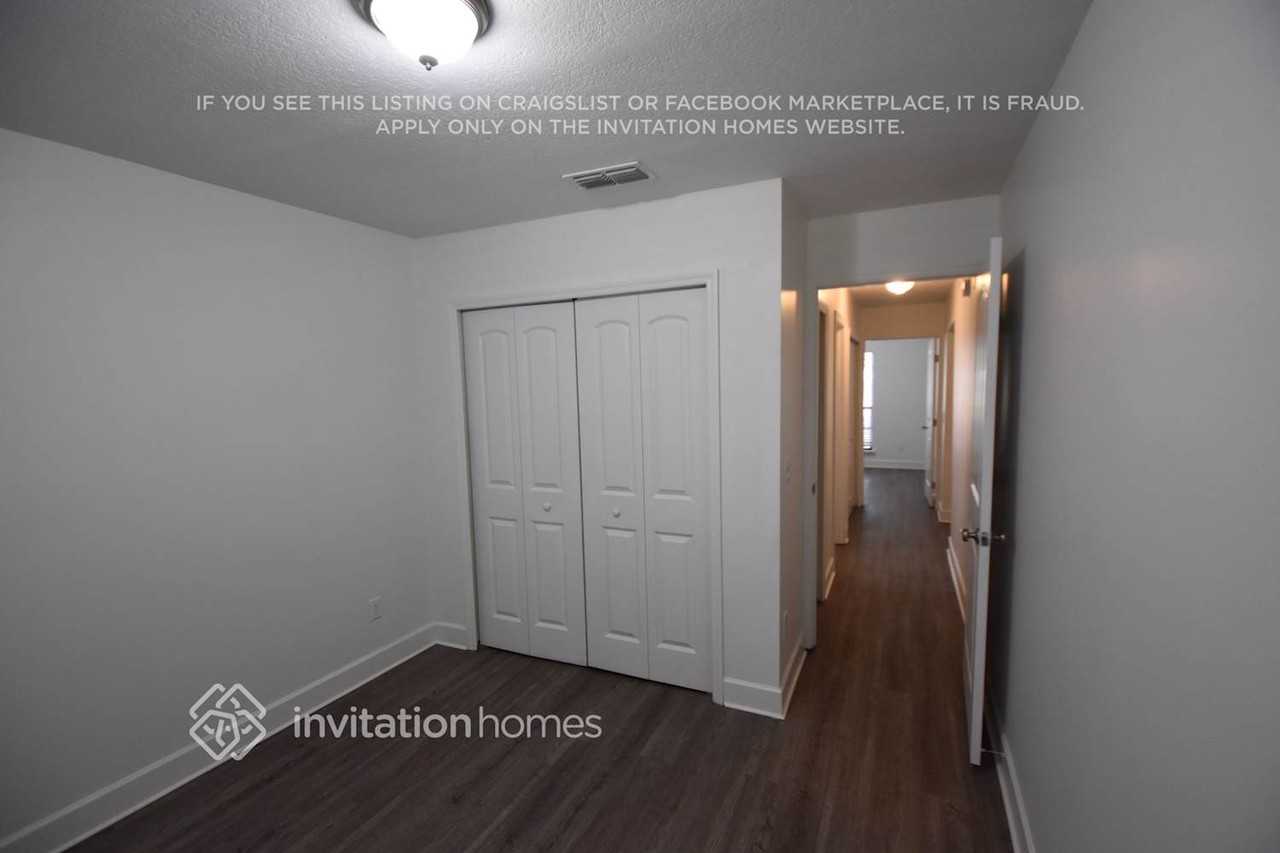 12454 Rochford Ln - Photo 7 of 22