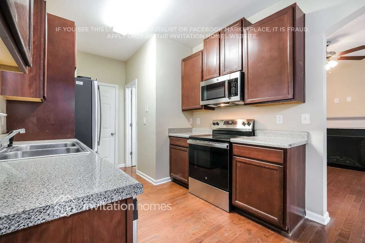 864 Lobdale Falls Dr - Photo 7 of 18