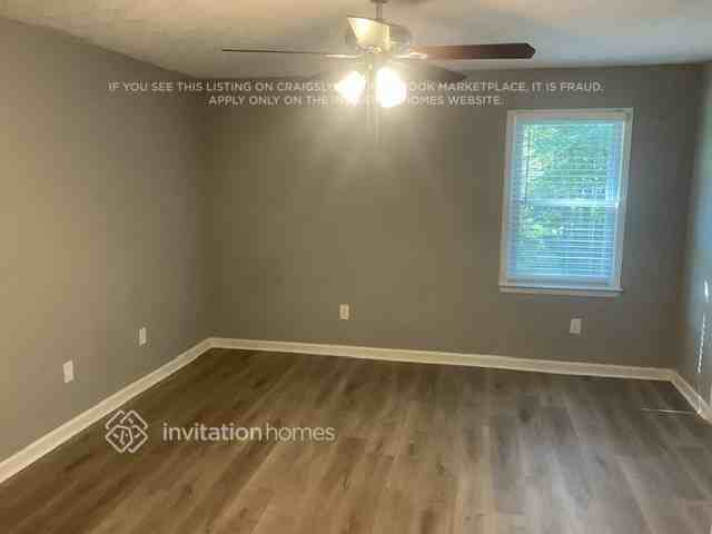 155 Melton Way - Photo 2 of 14