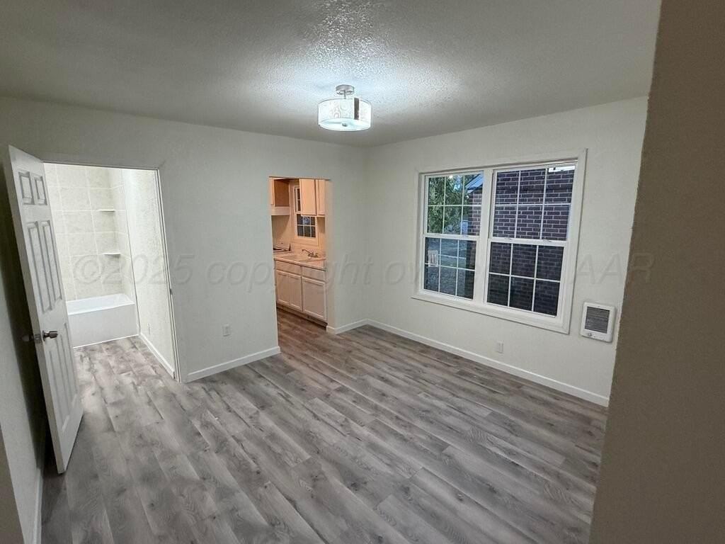 1019 Sw 11th Ave - Photo 3 of 8