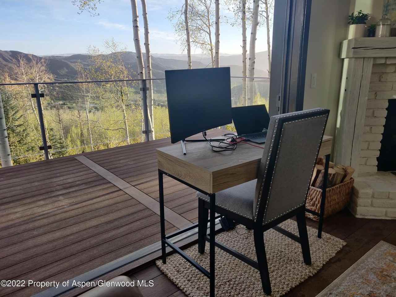 879 Faraway Rd - Photo 5 of 37