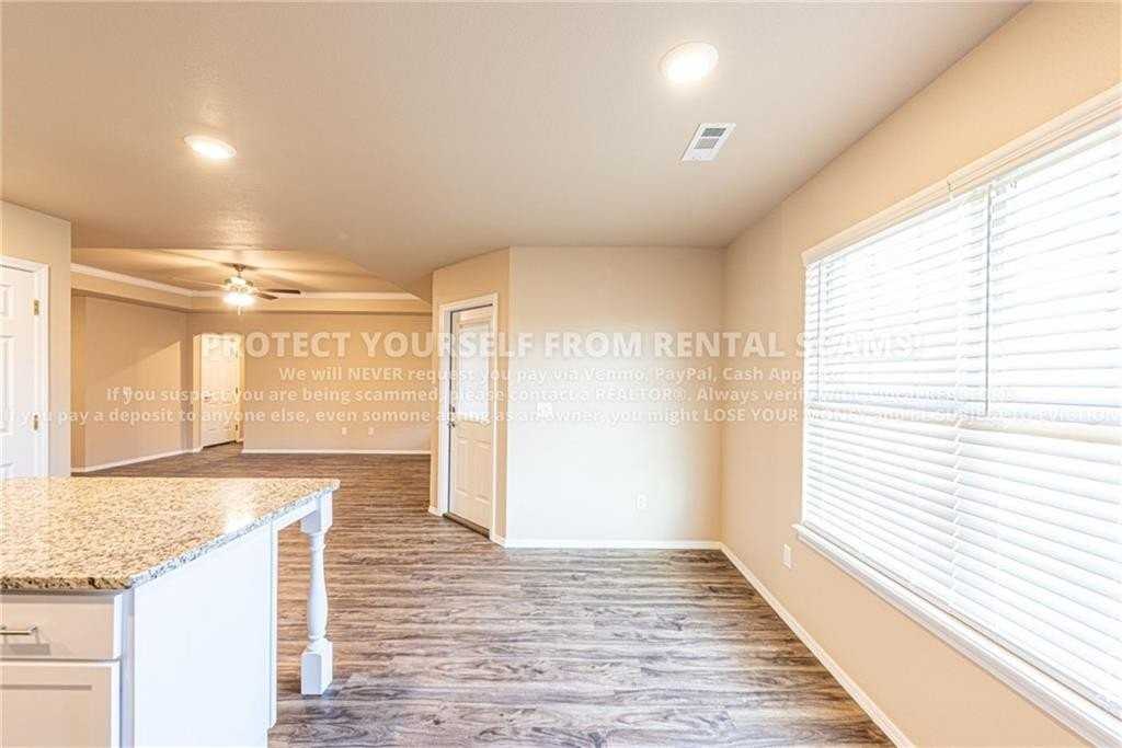 1004 Rachel St - Photo 5 of 15