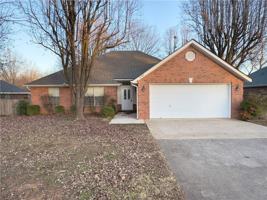 featured image of 4901 Roxbury Way