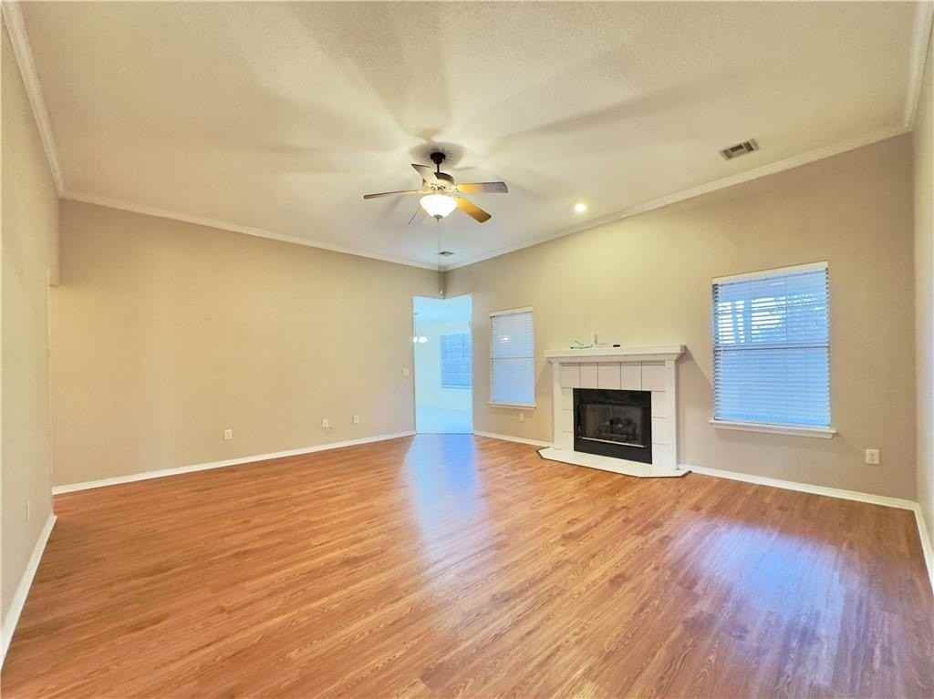 4901 Roxbury Way - Photo 3 of 17