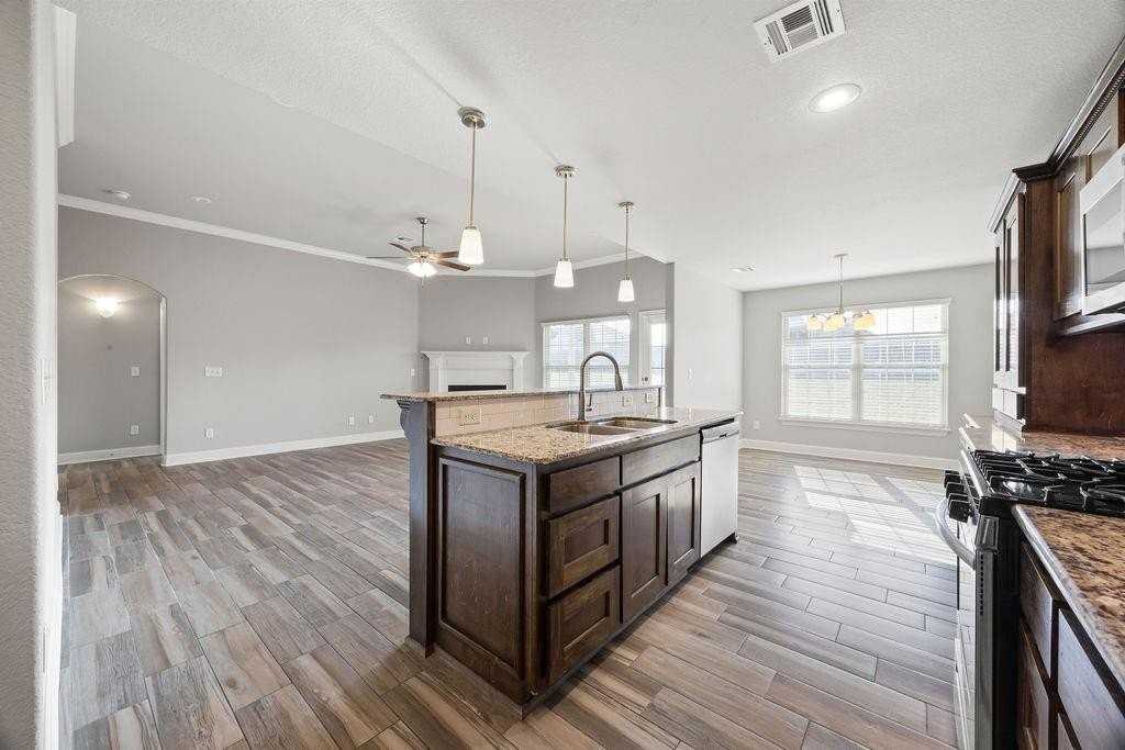 2031 Dover Cv - Photo 5 of 22