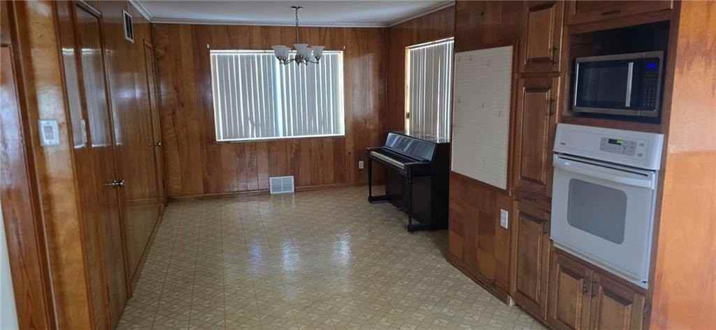 1918 W Wedington Dr - Photo 7 of 14