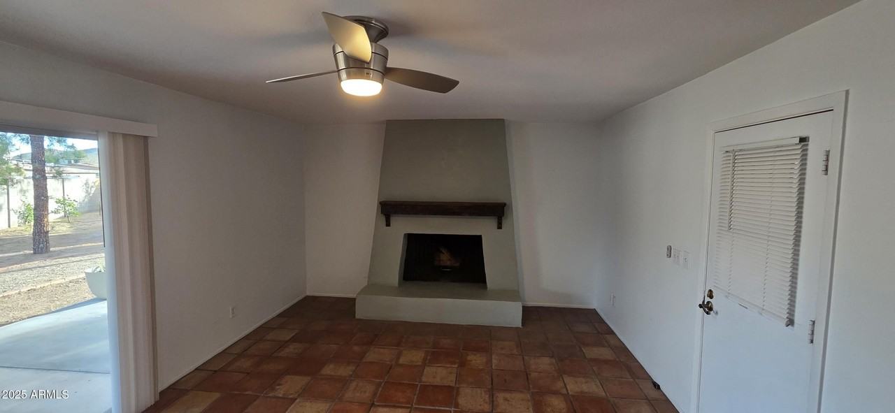 15635 N 21st St - Photo 5 of 12