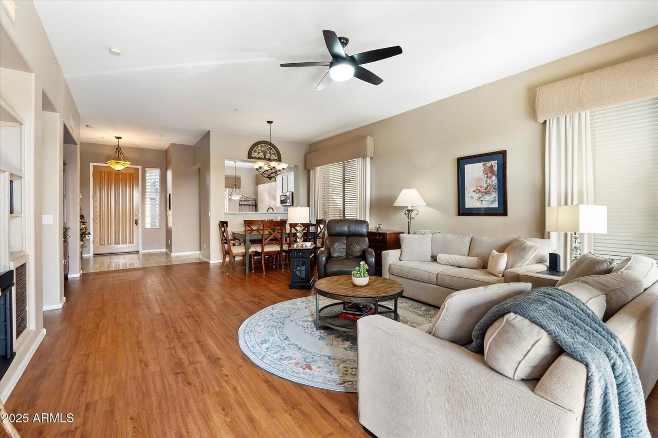 10527 E Tierra Buena Ln - Photo 4 of 30