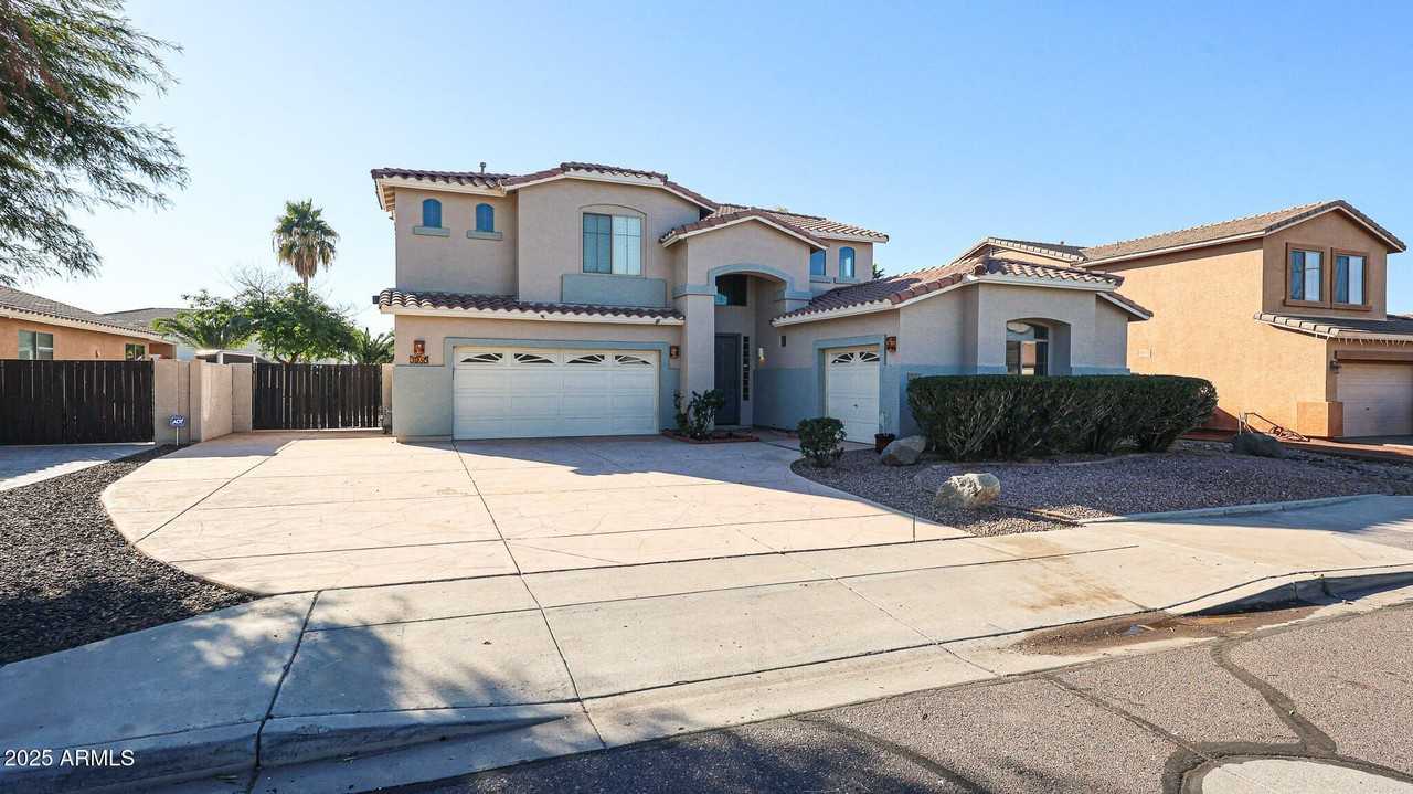 7015 W Southgate Ave - Photo 3 of 50