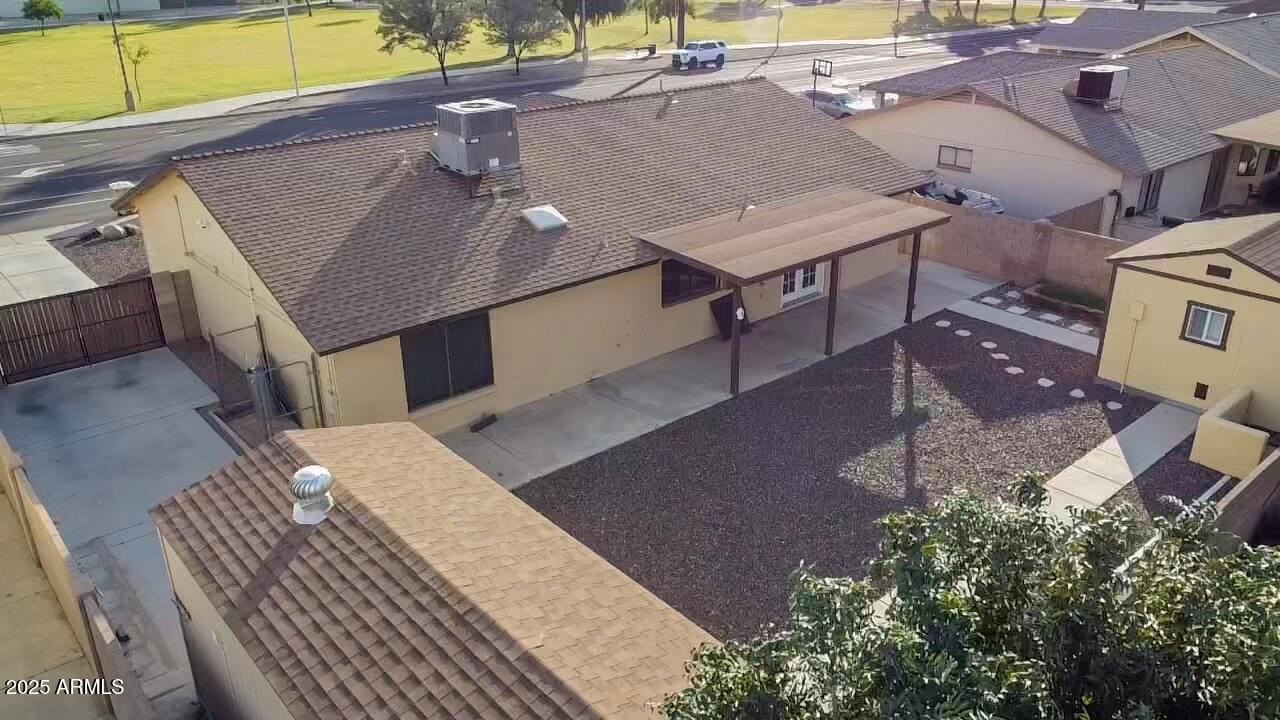 8316 W Sweetwater Ave - Photo 2 of 37