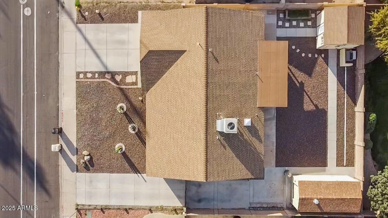 8316 W Sweetwater Ave - Photo 5 of 37