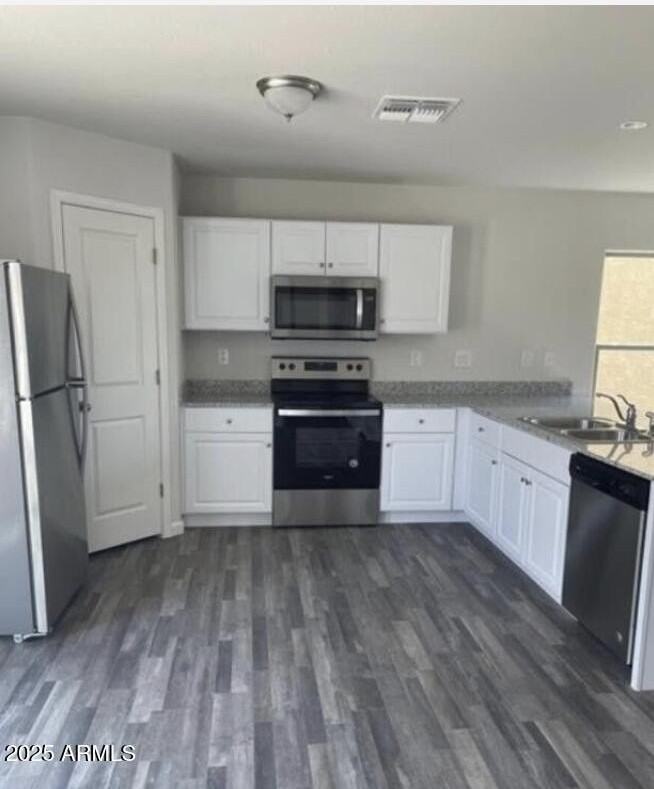 137 W Bobcat Pl - Photo 3 of 16