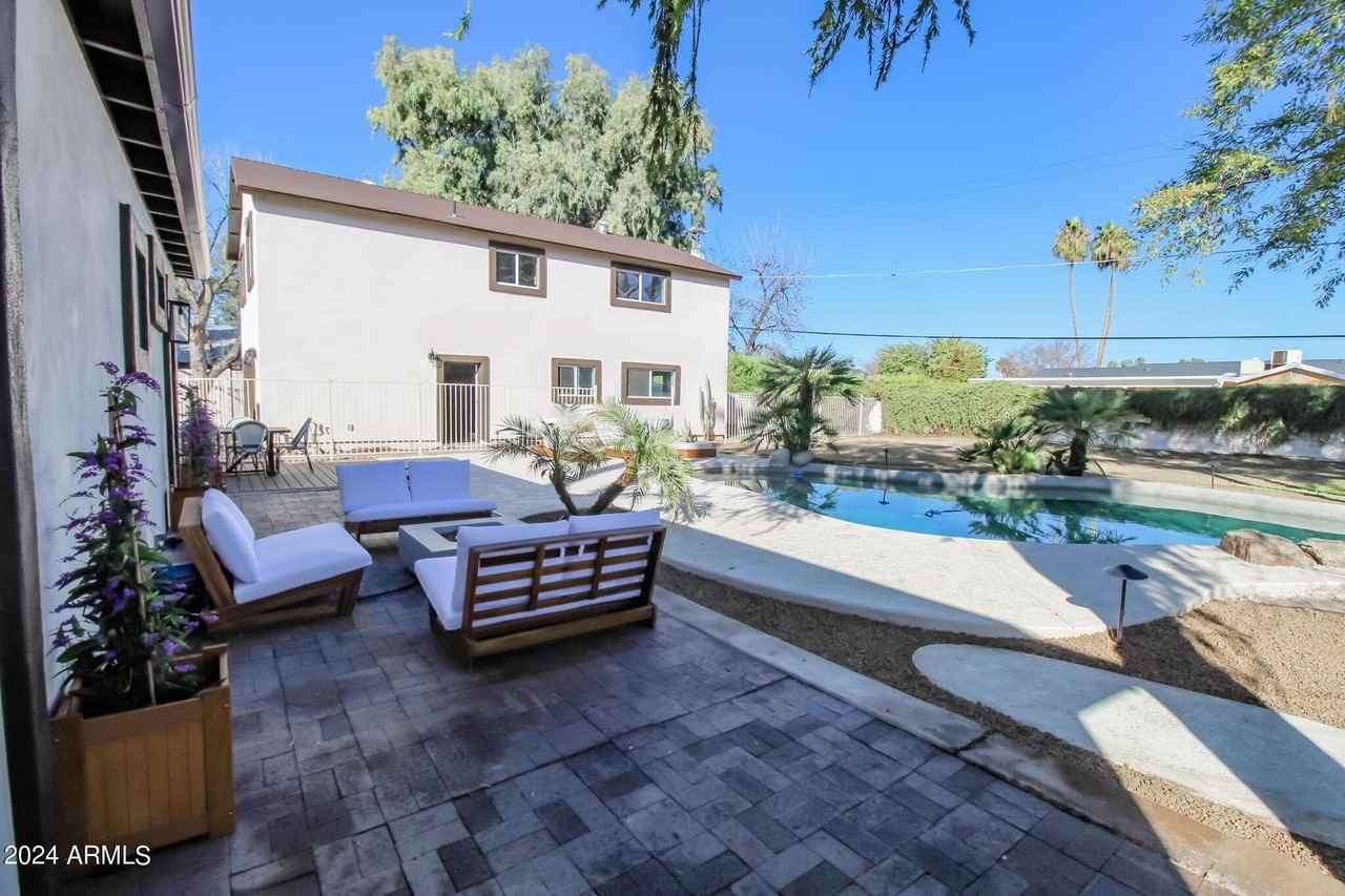 4028 E Lewis Ave - Photo 3 of 6