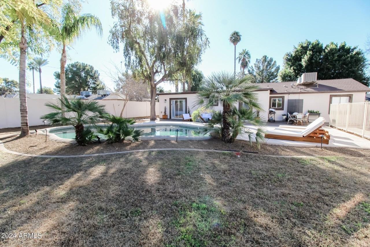 4028 E Lewis Ave - Photo 4 of 6