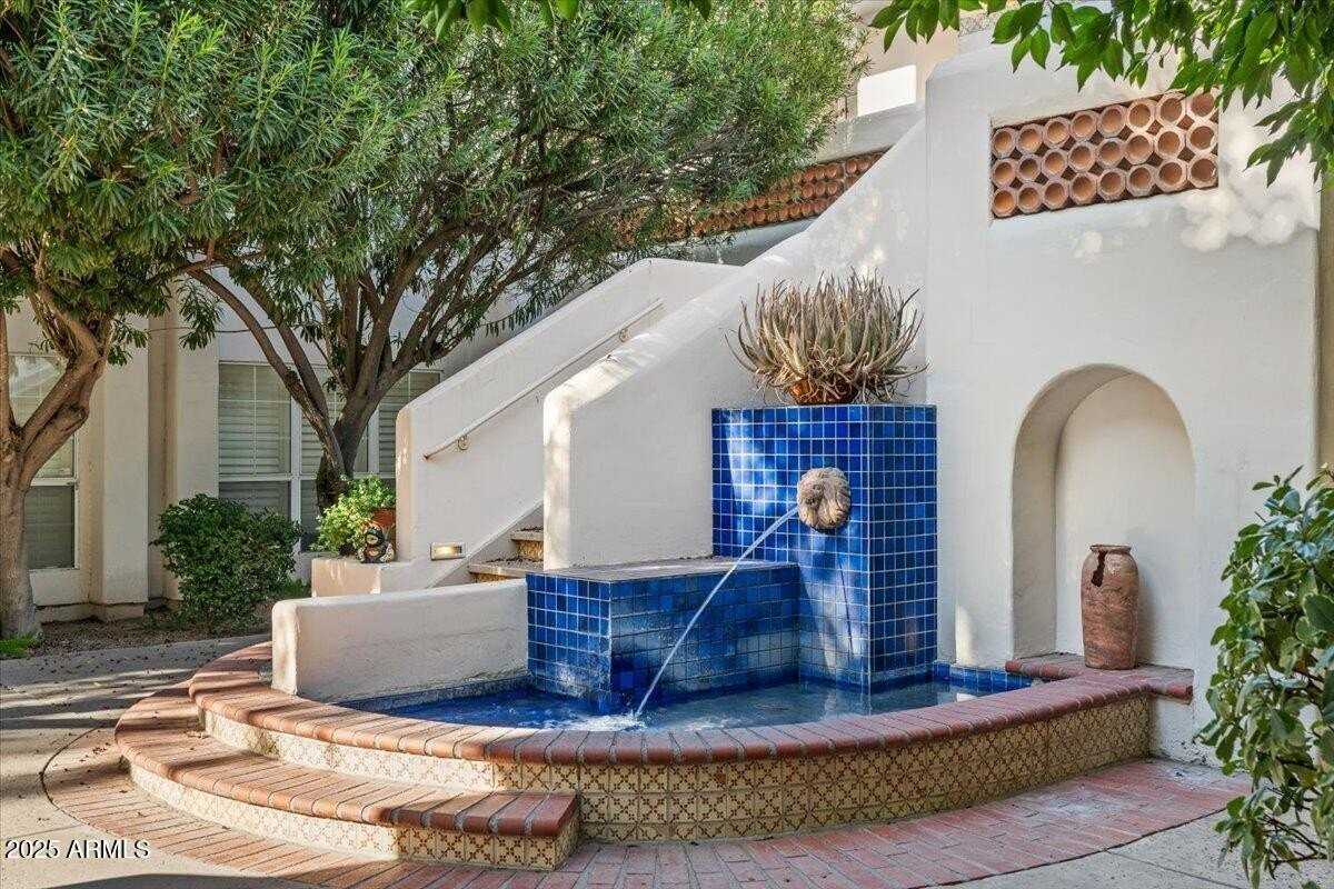 5200 S Lakeshore Dr Apt 120 #120 - Photo 3 of 50