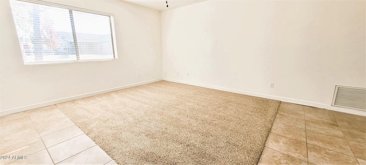 220 S Paloma - Photo 3 of 18