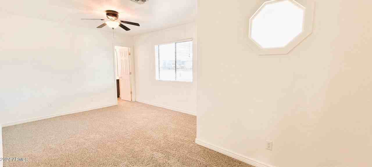 220 S Paloma - Photo 7 of 18