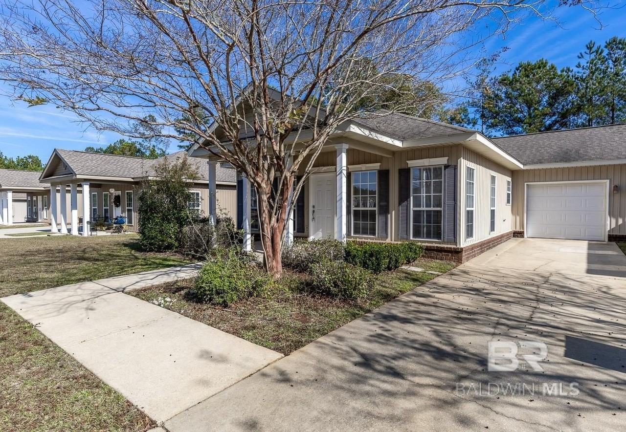 33740 Stables Dr - Photo 2 of 17