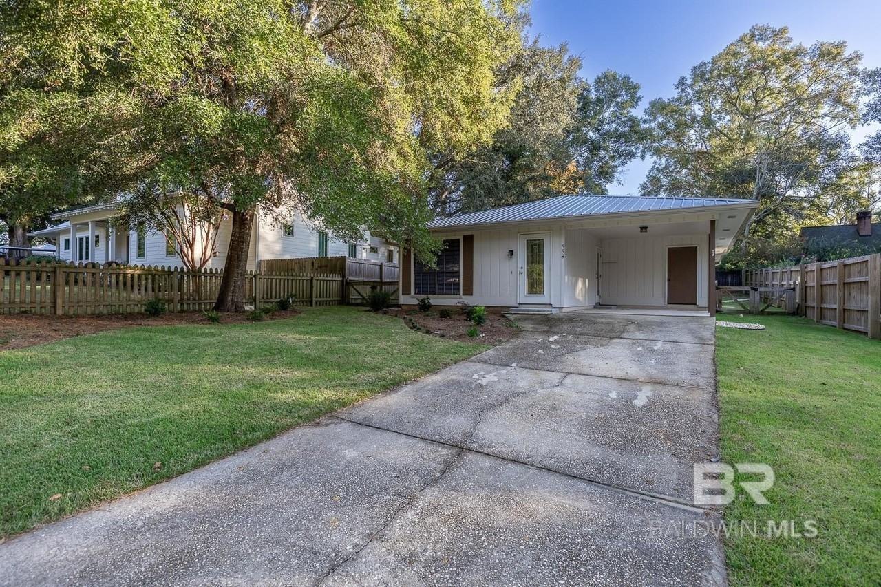 558 Bellangee Ave - Photo 2 of 19